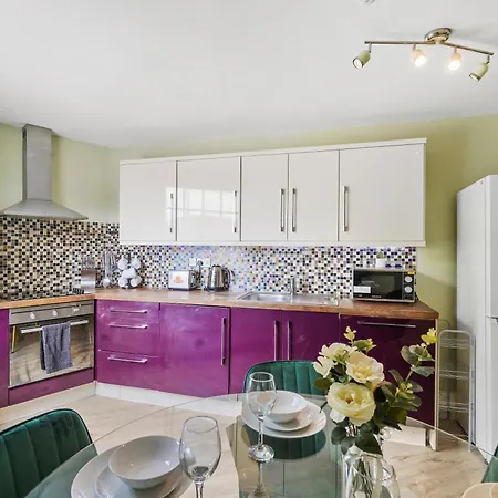 Harbourside Heaven In - Sleeps 8 * Bristol