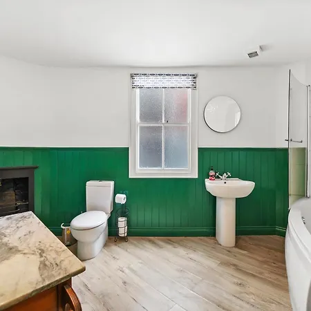 Harbourside Heaven In - Sleeps 8 * Bristol