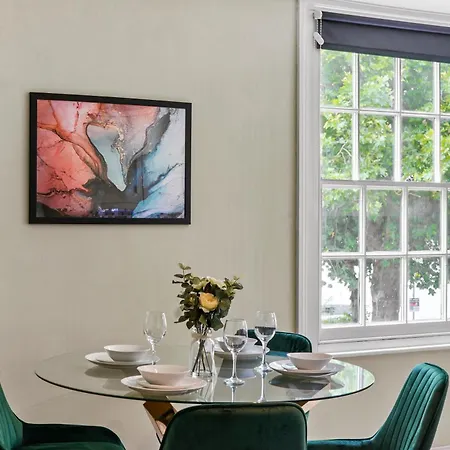 Apartment Harbourside Heaven In - Sleeps 8 Bristol