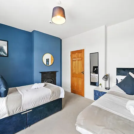 Apartment Harbourside Heaven In - Sleeps 8 Bristol