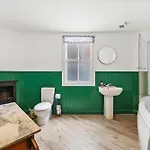 Harbourside Heaven In - Sleeps 8 * בריסטול