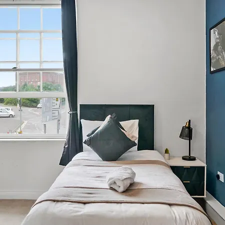 Apartment Harbourside Heaven In - Sleeps 8 Bristol